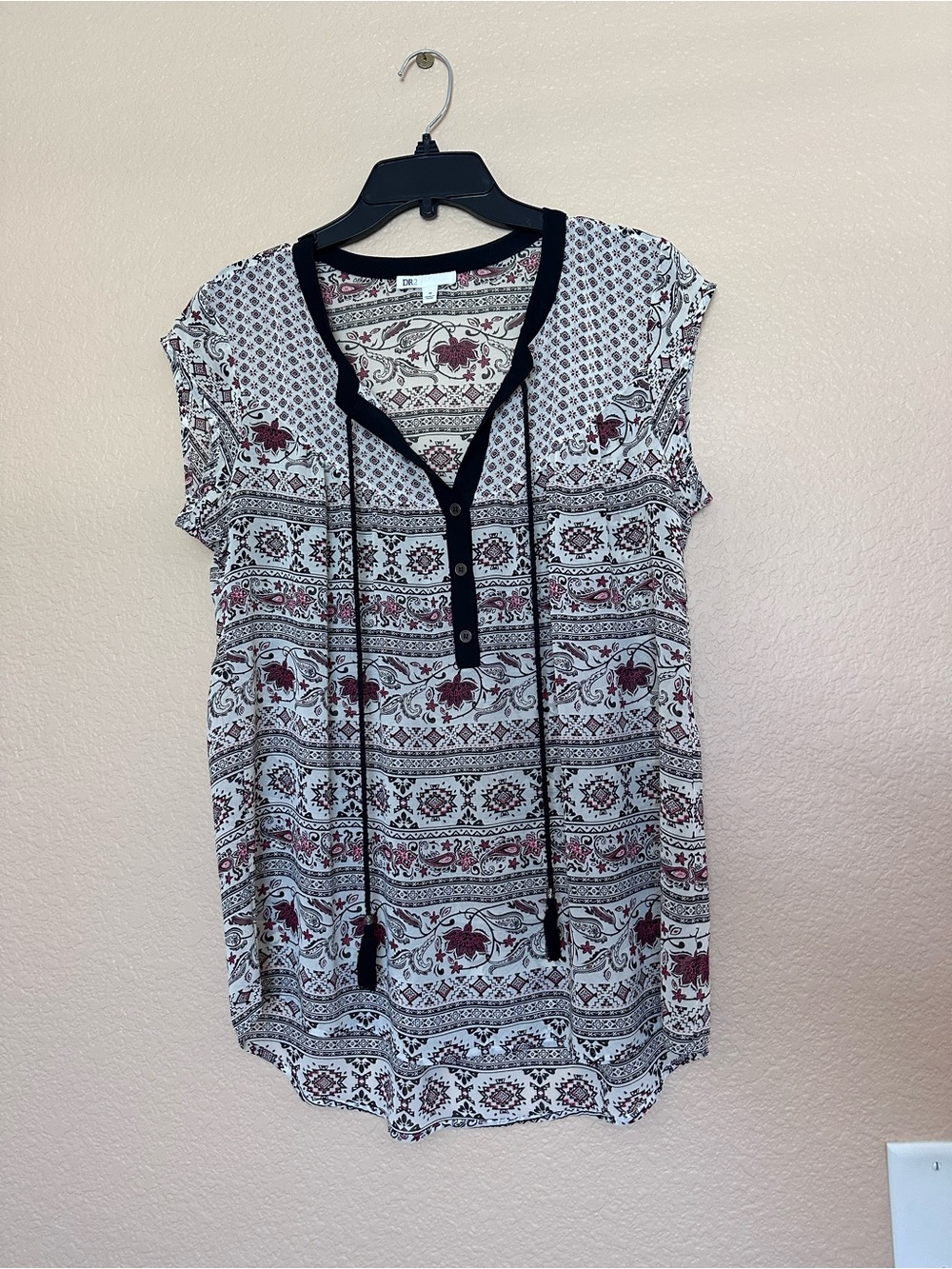 DR2 White Henley Tunic with Burgundy and Black Accents